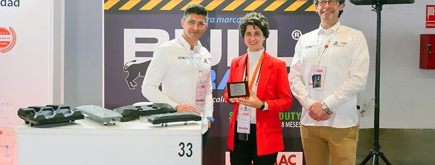 Xavier Villarroya (Robustrack), Irene Cámara (ASEAMAC) y Oscar Jiménez (Robustrack)